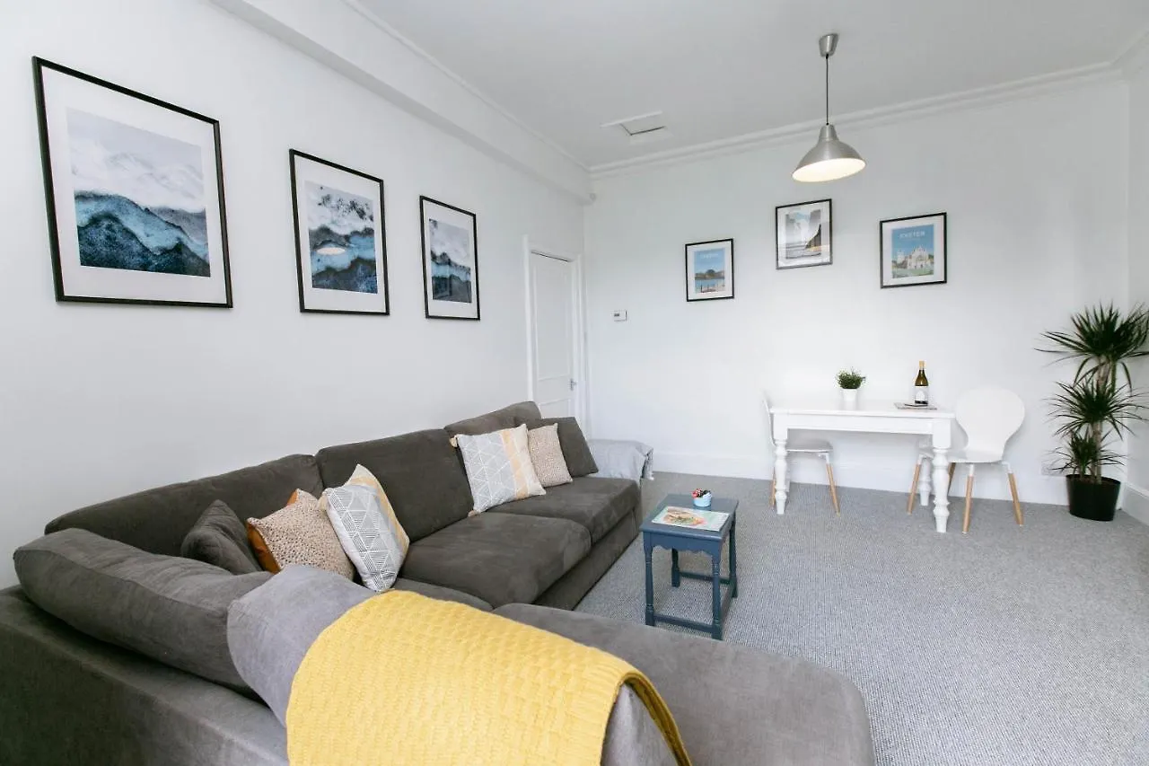 Spacious Apartment, Free Parking, Central Location Near To Uni, Hospital, Town Exeter